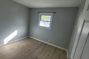 149 Austin Ave, Carpentersville, IL 60110 - Photo 8