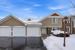 369 Heather Ct, Schaumburg, IL 60193 - Photo 2
