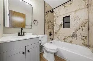 369 Heather Ct, Schaumburg, IL 60193 - Photo 14