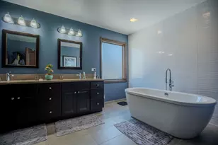 917 Tamer Ln, Glenview, IL 60025 - Photo 8