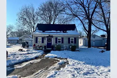 108 E Illinois Street, Mansfield, IL 61854 - Photo 2