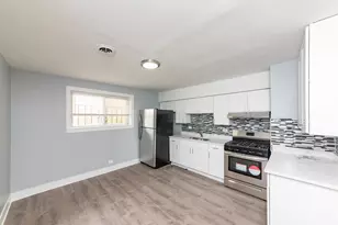 9450 Washington Rd, Niles, IL 60714 - Photo 2