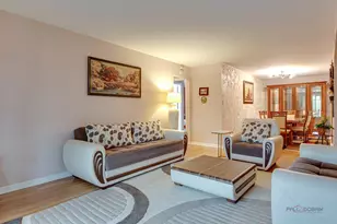 7 Oak Creek Dr, Buffalo Grove, IL 60089 - Photo 8