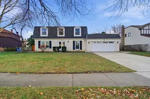 503 Roosevelt Dr, Libertyville, IL 60048 - Photo 1
