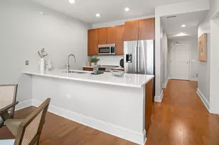 850 N Lake Shore Dr, Chicago, IL 60611 - Photo 16