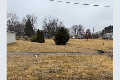 319 N Fourth Street, Neponset, IL 61345 - Photo 6