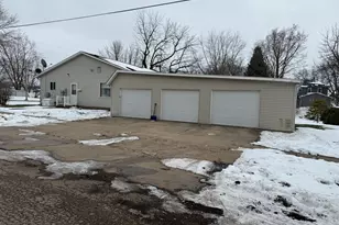 319 N 4th St, Neponset, IL 61345 - Photo 4