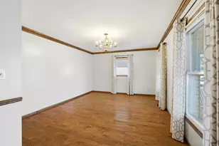 220 Dato Dr, Streamwood, IL 60107 - Photo 4