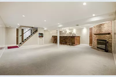 220 Dato Drive, Streamwood, IL 60107 - Photo 16