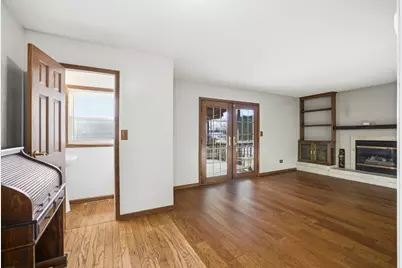 220 Dato Drive, Streamwood, IL 60107 - Photo 6