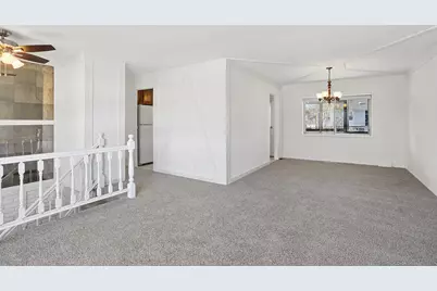 700 Hayward Avenue, Streamwood, IL 60107 - Photo 4