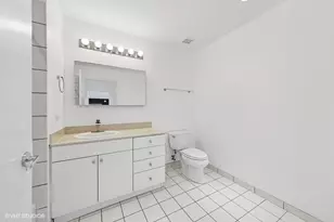 8 E Randolph St, Chicago, IL 60601 - Photo 10