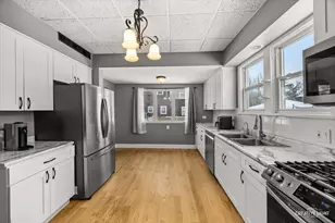 44 Monroe St, Elgin, IL 60123 - Photo 12
