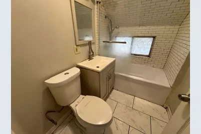 9238 S Dauphin Avenue, Chicago, IL 60619 - Photo 12