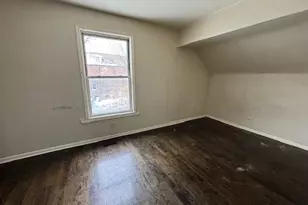 9238 S Dauphin Ave, Chicago, IL 60619 - Photo 10