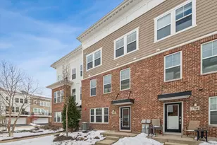 3562 Sawgrass Dr, Woodridge, IL 60517 - Photo 1