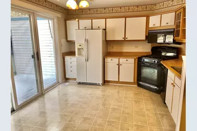 872 Victoria Drive, Woodstock, IL 60098 - Photo 8