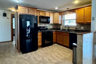 8936 S Oglesby Ave, Chicago, IL 60617 - Photo 4