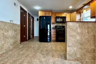 8936 S Oglesby Ave, Chicago, IL 60617 - Photo 6