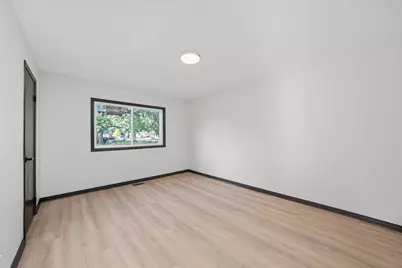 8040 Geneva Street, Woodridge, IL 60517 - Photo 14