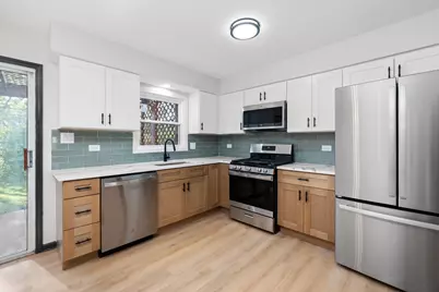 8040 Geneva Street, Woodridge, IL 60517 - Photo 6