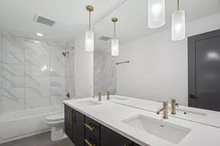 1242 W Huron St, Chicago, IL 60642 - Photo 6