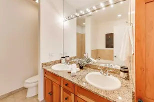 1327 S Indiana Pkwy, Chicago, IL 60605 - Photo 16