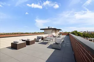 2435 N Clybourn Ave, Chicago, IL 60614 - Photo 18