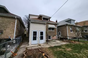 2221 Home Ave, Berwyn, IL 60402 - Photo 2