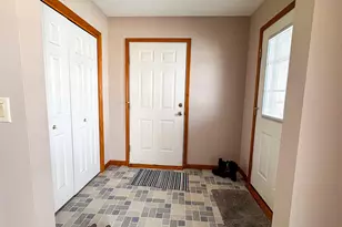 1313 Inglewood Cir, Bloomington, IL 61704 - Photo 4