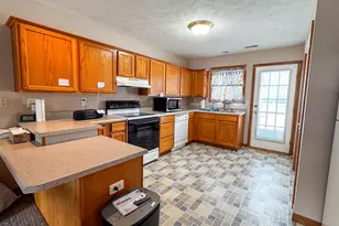 1313 Inglewood Cir, Bloomington, IL 61704 - Photo 12