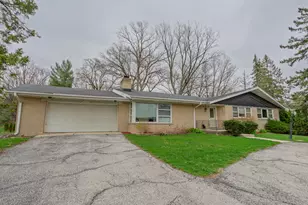 6325 Keokuk Rd, Indian Head Park, IL 60525 - Photo 1