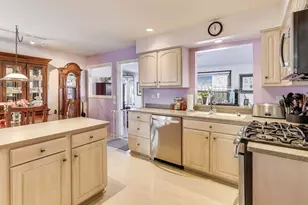 51 James Ct, Glenview, IL 60025 - Photo 12