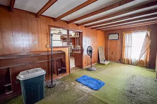 307 N Vine St, Armington, IL 61721 - Photo 4