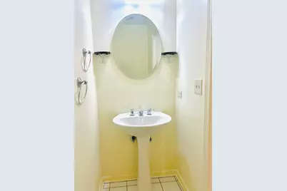 653 W Division Street #B, Chicago, IL 60610 - Photo 8