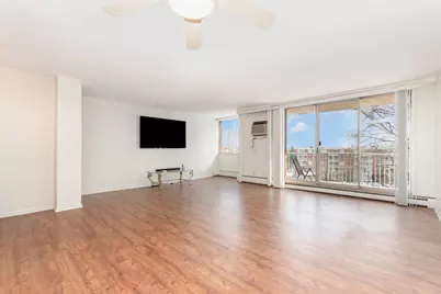 2201 S Highland Avenue #4M, Lombard, IL 60148 - Photo 2