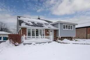 10137 Buell Ct, Oak Lawn, IL 60453 - Photo 2