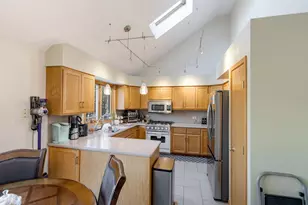 201 Amber Ct, West Chicago, IL 60185 - Photo 6