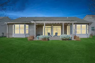 2545 Edgewater Dr, Elgin, IL 60124 - Photo 2