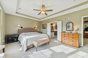 2545 Edgewater Dr, Elgin, IL 60124 - Photo 12