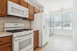 12543 Castle Rock Dr, Huntley, IL 60142 - Photo 6