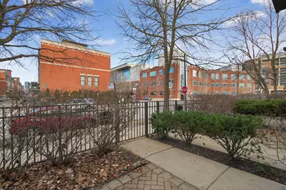 627 W Oak Street, Chicago, IL 60610 - Photo 20