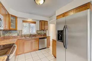 1343 Oxford Rd, Deerfield, IL 60015 - Photo 10