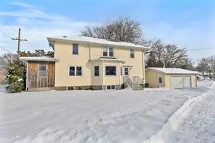 844 S 1st St, Dekalb, IL 60115 - Photo 2