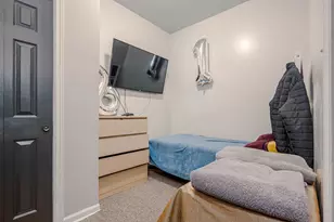 4910 W Walton St, Chicago, IL 60651 - Photo 10