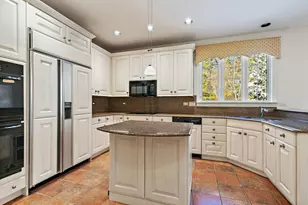 849 Country Club Ln, Northbrook, IL 60062 - Photo 12