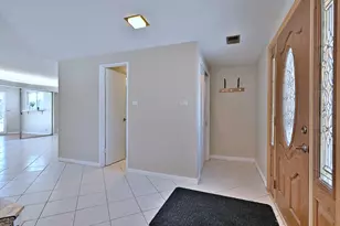 521 Michael Manor, Glenview, IL 60025 - Photo 4