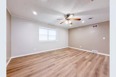 106 E State Road #2B, Island Lake, IL 60042 - Photo 6