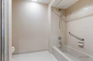 825 Downing St, Northbrook, IL 60062 - Photo 18