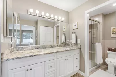 563 Woodview Road #D, Lake Barrington, IL 60010 - Photo 10